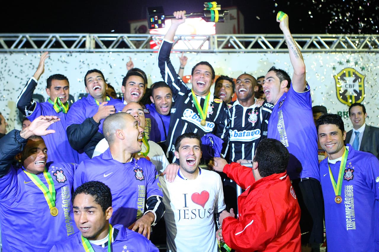 Ronaldo llegó a Corinthians en 2009 y con ese equipo salió campeón de la Copa de Brasil y del Campeonato Paulista ese año.