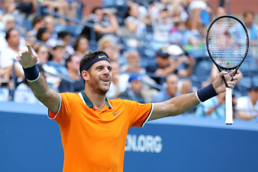 A primera hora el argentino Juan Martín del Potro se midió al gigante estadounidense John Isner por los cuartos de final, en aras de un boleto a la ronda de los cuatro mejores.