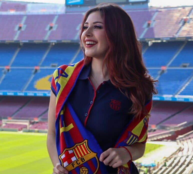 La periodista y cosplayer chilena en el Camp Nou