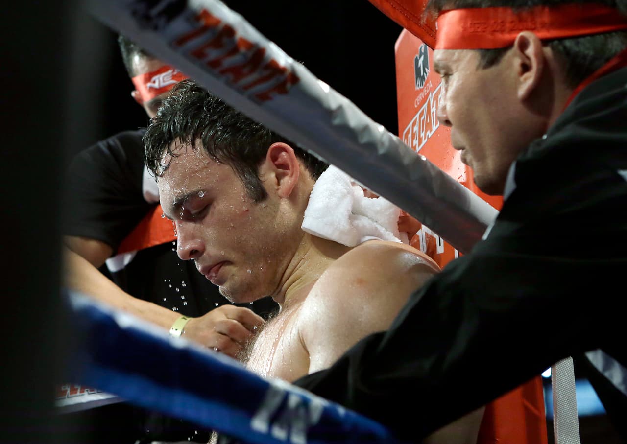 Julio César Chávez Jr. regresaría en 2016; lo operarán de la mano