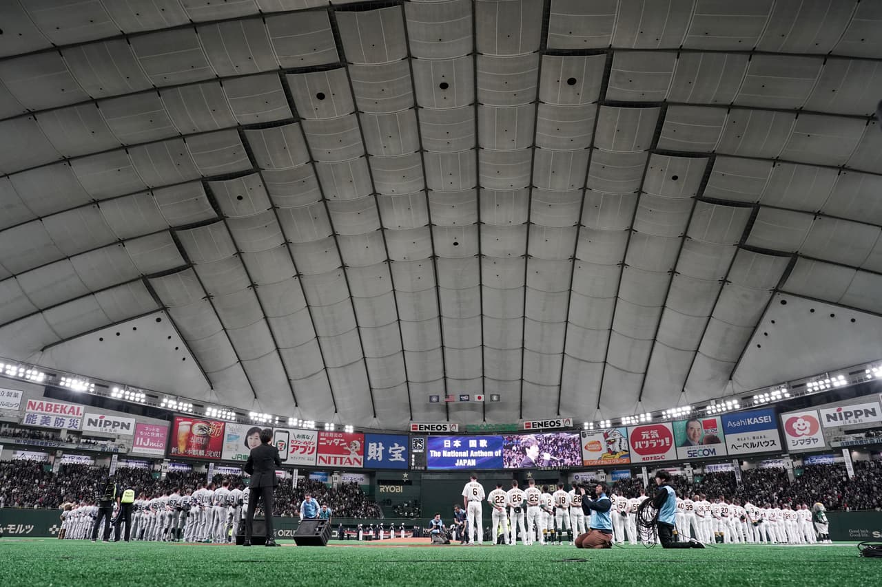 Este miércoles, en el Tokyo Dome, se dio inicio a una nueva temporada de la Major League Baseball (MLB) con el triunfo entre los Seattle Mariners y los Oakland Athletics por 9-7. Fue el primero de los dos juegos planeados en Japón en esa Serie Inaugural y la afición asiática respondió de la mejor manera.