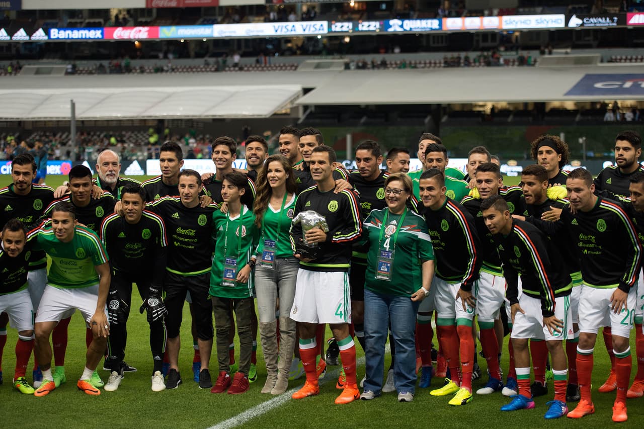La selección es una familia. Las divisiones que pudieron existir en otros momentos quedaron atrás y la mano del técnico ha sido muy importante en eso. Todos los jugadores quieren vestir la camiseta del 'Tri' y así se cuenta con lo mejor disponible para el país.