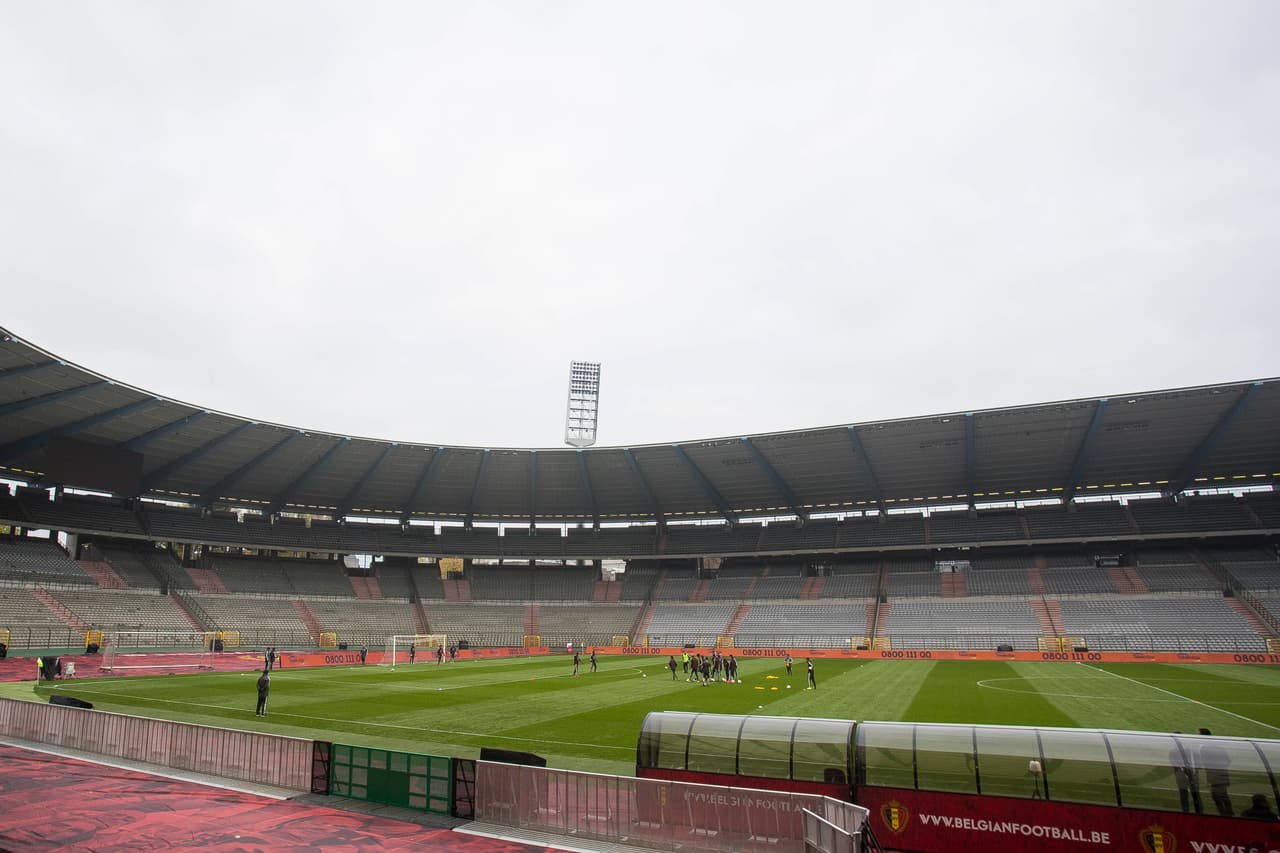 Aunque no es el estadio más moderno, cuenta con una capacidad superior a los 50,000 espectadores.
