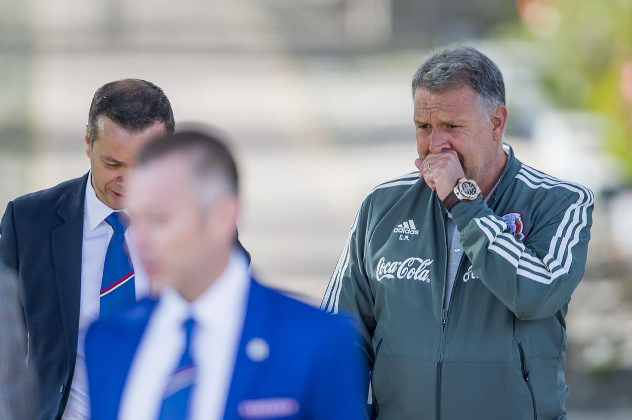 Luego pasó por la sesión de entrenamiento de las Chivas.
