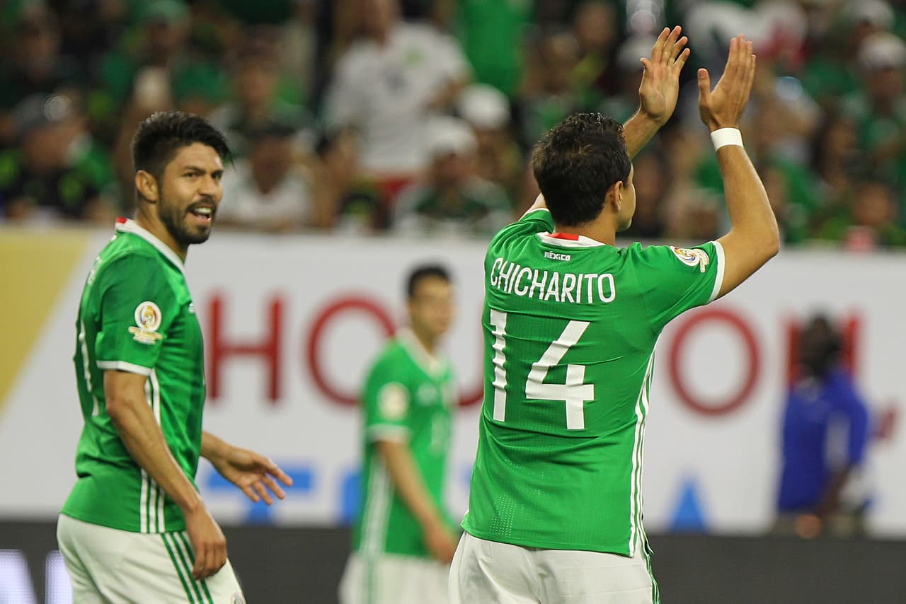 La fase de grupos terminó con empate 1-1 ante Venezuela, el último partido antes de la primera y unica derrota que tiene el colombiano con el 'Tri'. El gol fue de Jesús Corona.