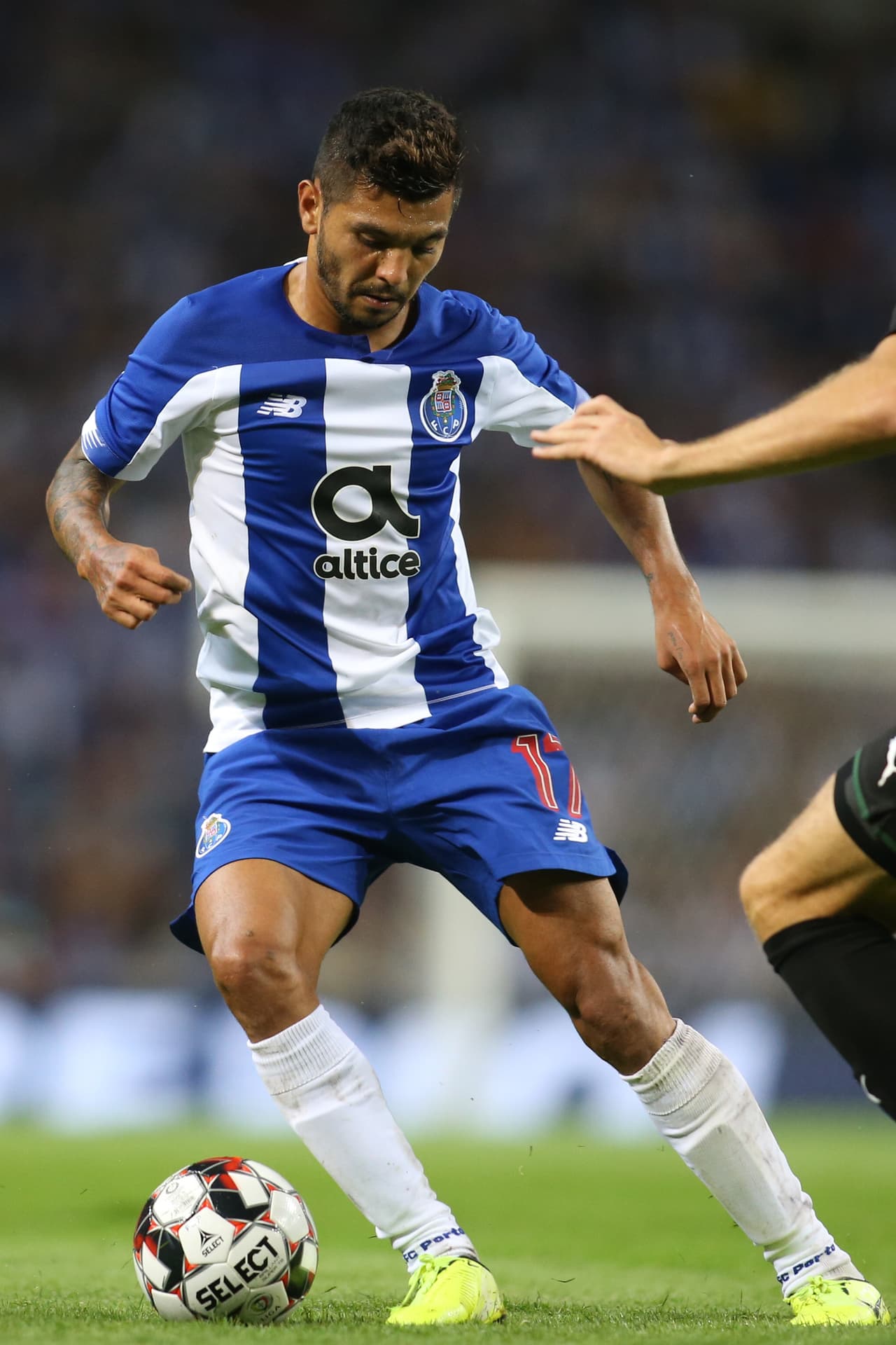 Los ex América, Mateus Uribe y Agustín Marchesín, así como Corona, recibieron tres goles en casa.