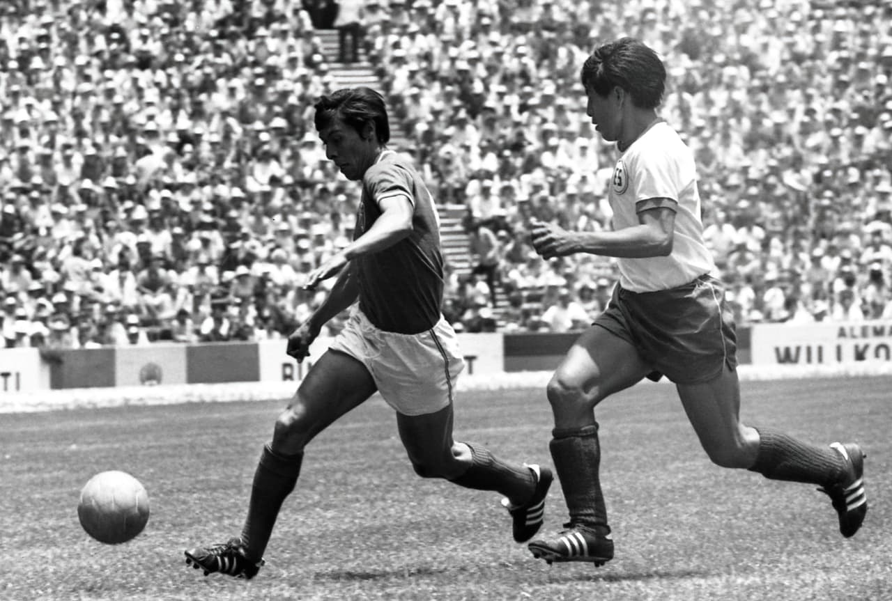 Otra goleada del Tri sobre la Selecta se dio en la Copa del Mundo de México 1970, en el partido de la fase de grupos donde el combinado azteca derrotó por 4-0 a El Salvador en la cancha del Estadio Azteca.
