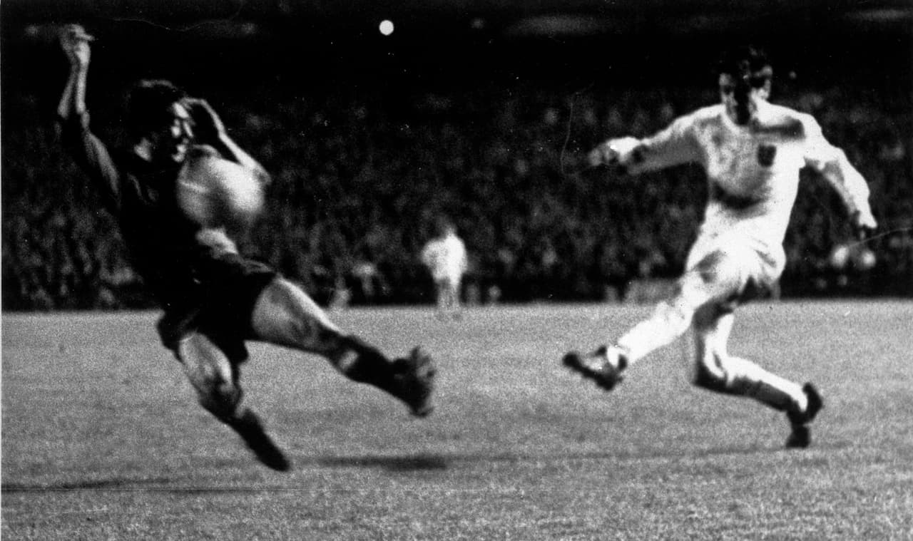 José Martínez "Pirri", recordado goleador de Real Madrid en la década de los 60's, quedó en el lugar 19 de la lista.