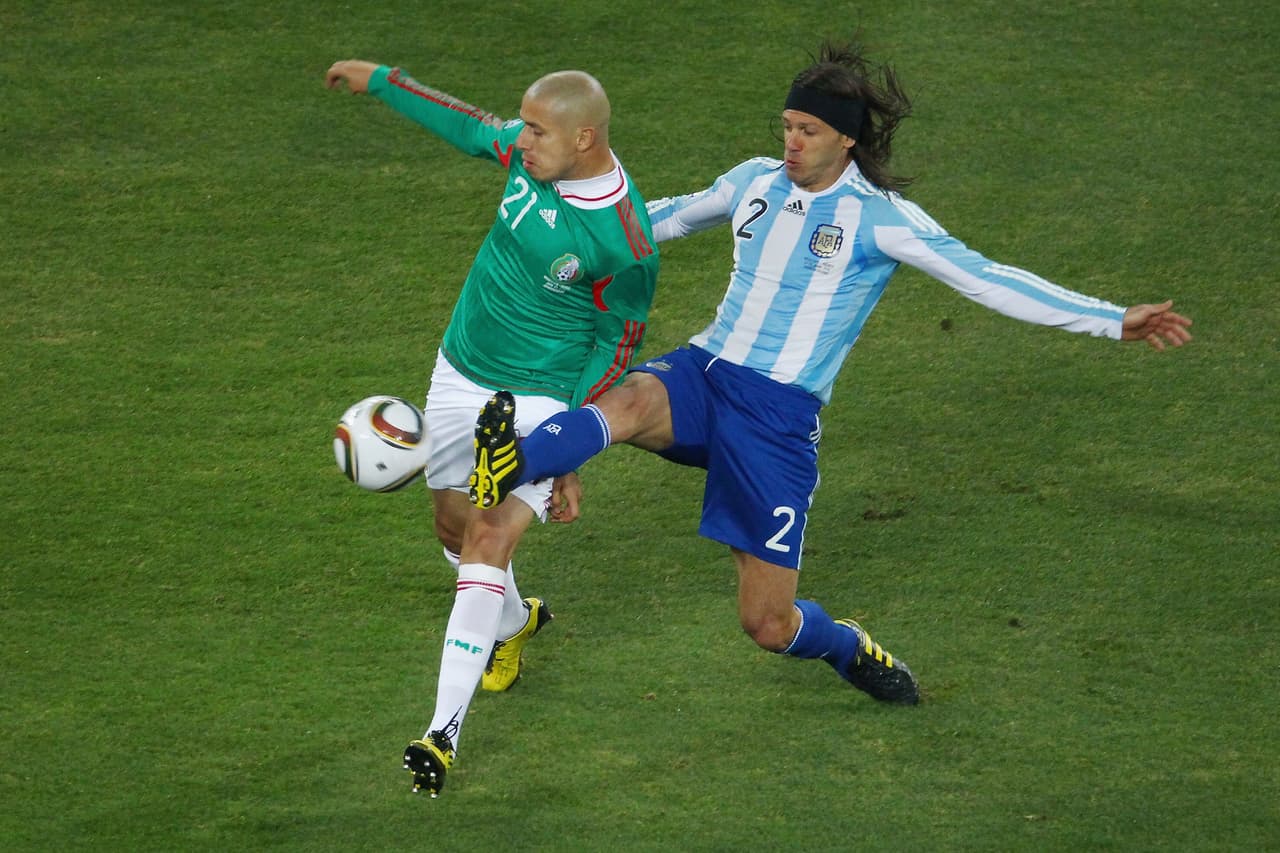 El 'Bofo' fue un jugador con una capacidad anotadora y juego colectivo, algo que le permitió ser titular incluso contra Argentina en los octavos de final, gracias a su personalidad en cancha.