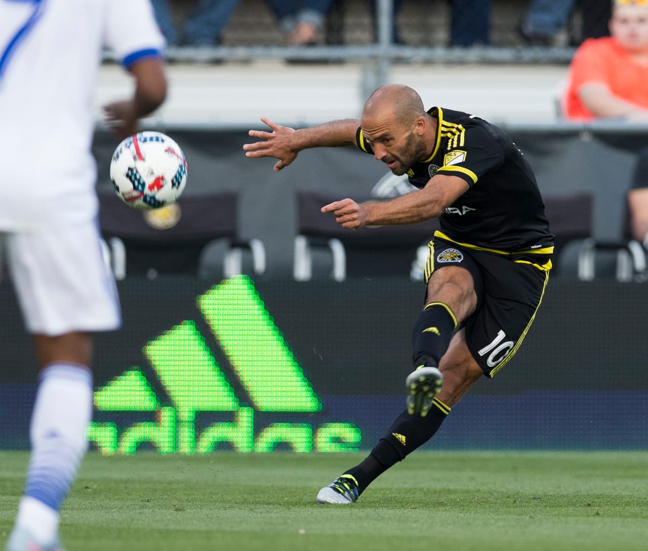 Federico Higuaín fue determinante en la victoria 2-1 del Crew sobre FC Dallas