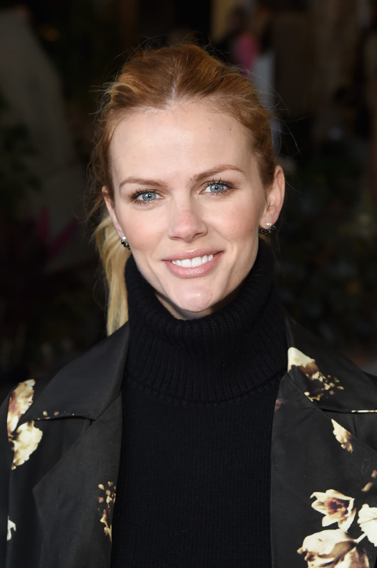 La actriz Brooklyn Decker contrajo matrimonio con Andy Roddick en 2009 y desde ese momento ha sido su compañía, tanto en la competencia como desde su retiro. Con su elegancia y belleza es una de las figuras reconocidas en la TV estadounidense.