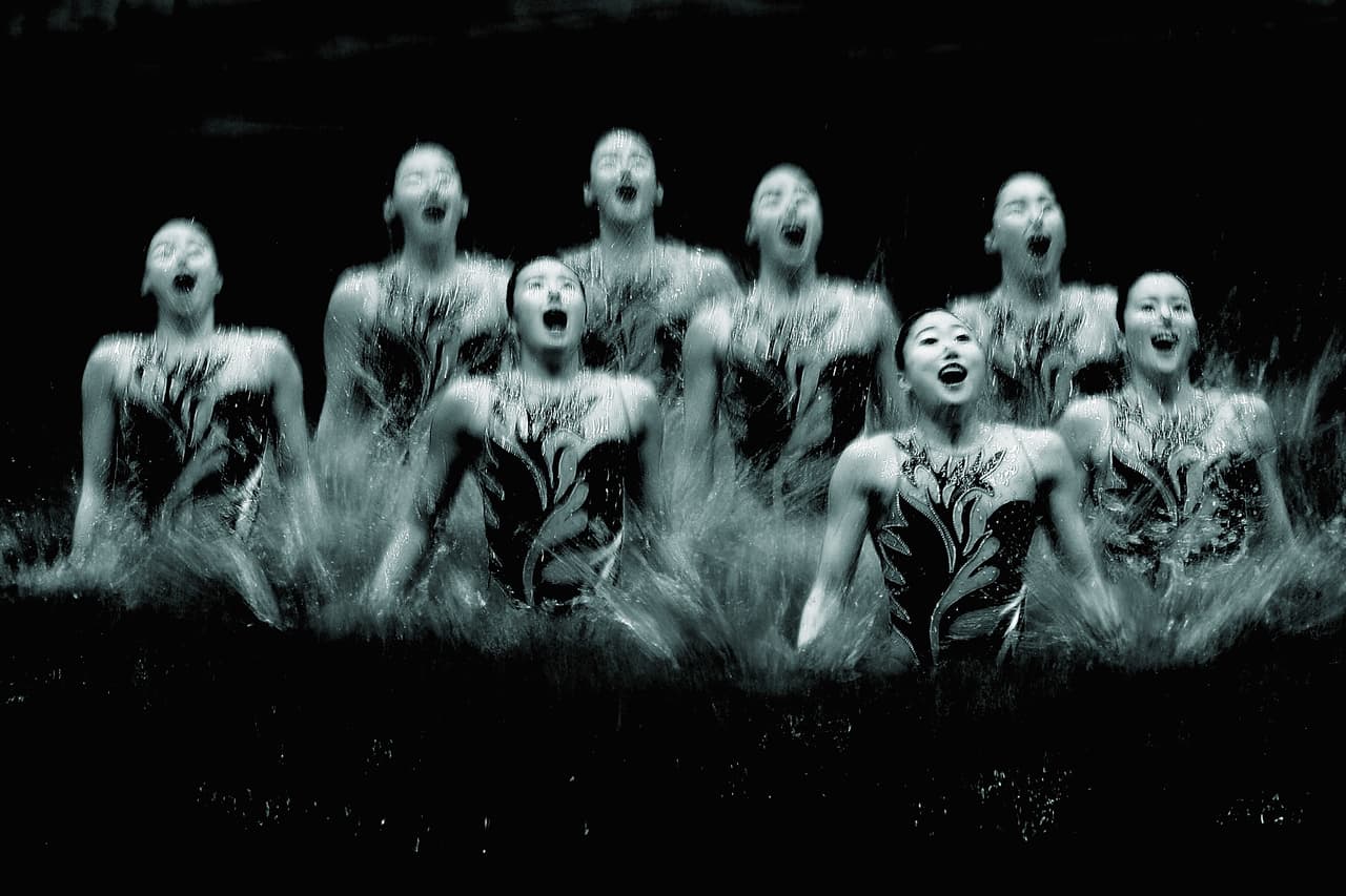 Postales que muestran una visión alternativa del deporte con una imagen única y artística captada por las cámaras fotográficas. Abierto de Natación Artística en Japón de la FINA.