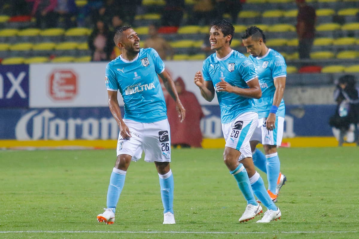 Gael Acosta al 86' (fuera de la foto) y Jaime Gómez (derecha) al 90'+1, concretaron los otros dos goles del Querétaro para confirmar y sellar la victoria.