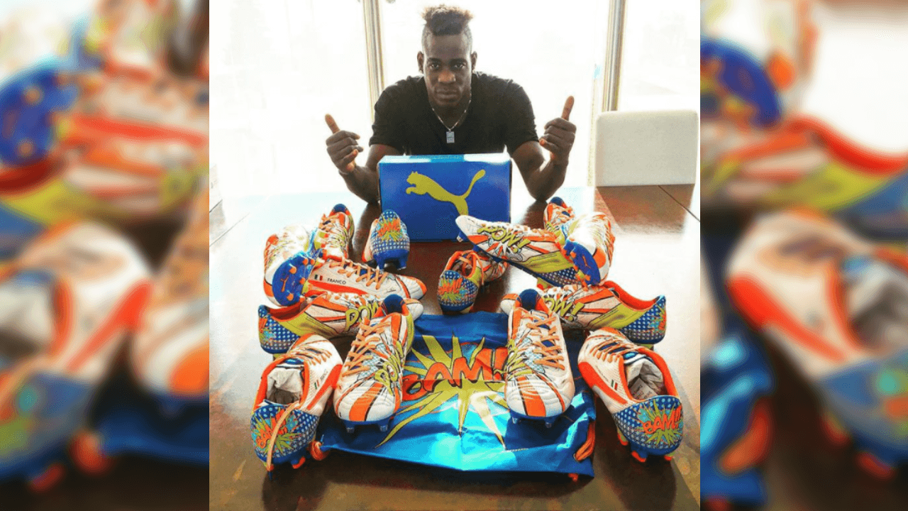 El italiano Balotelli, tras terminar su contrato con Nike, se alió con Puma por 10 años y firmó la cantidad de 5.5 millones de euros anuales.