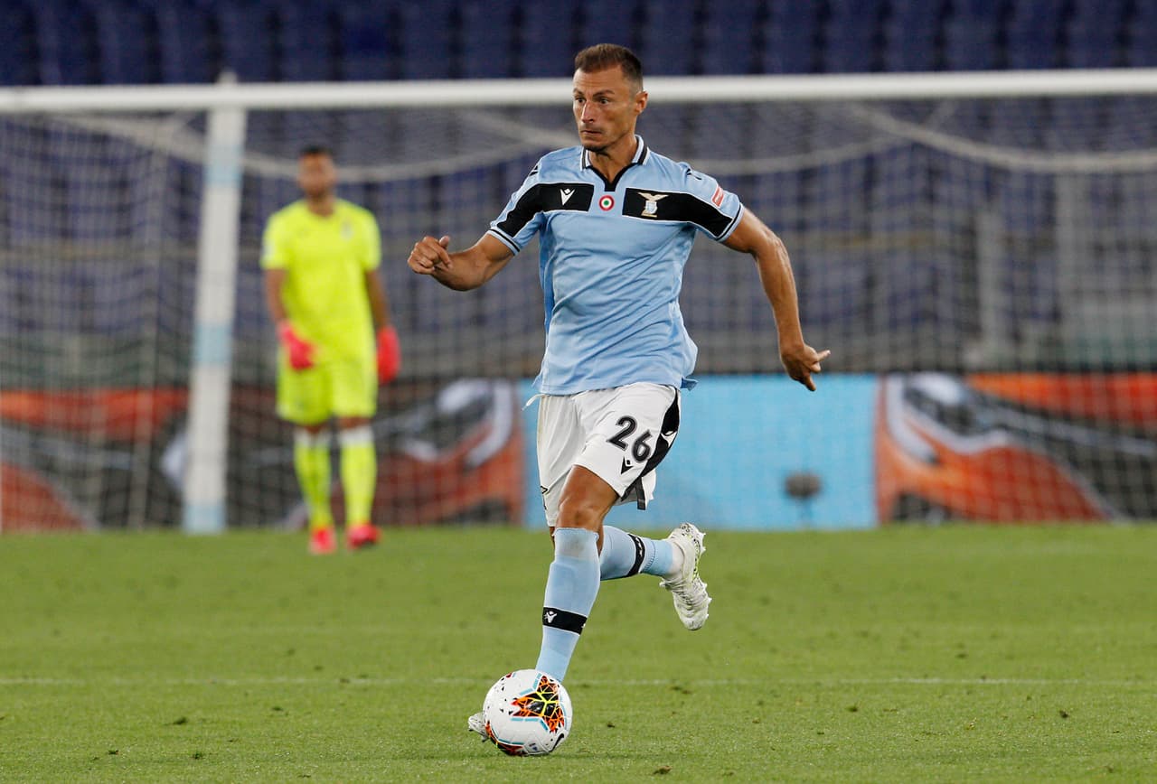 Milan continuó con los embates y el cuarto gol estaba más cerca que el descuento de Lazio. El partido finalizó 0-3 para Milan.