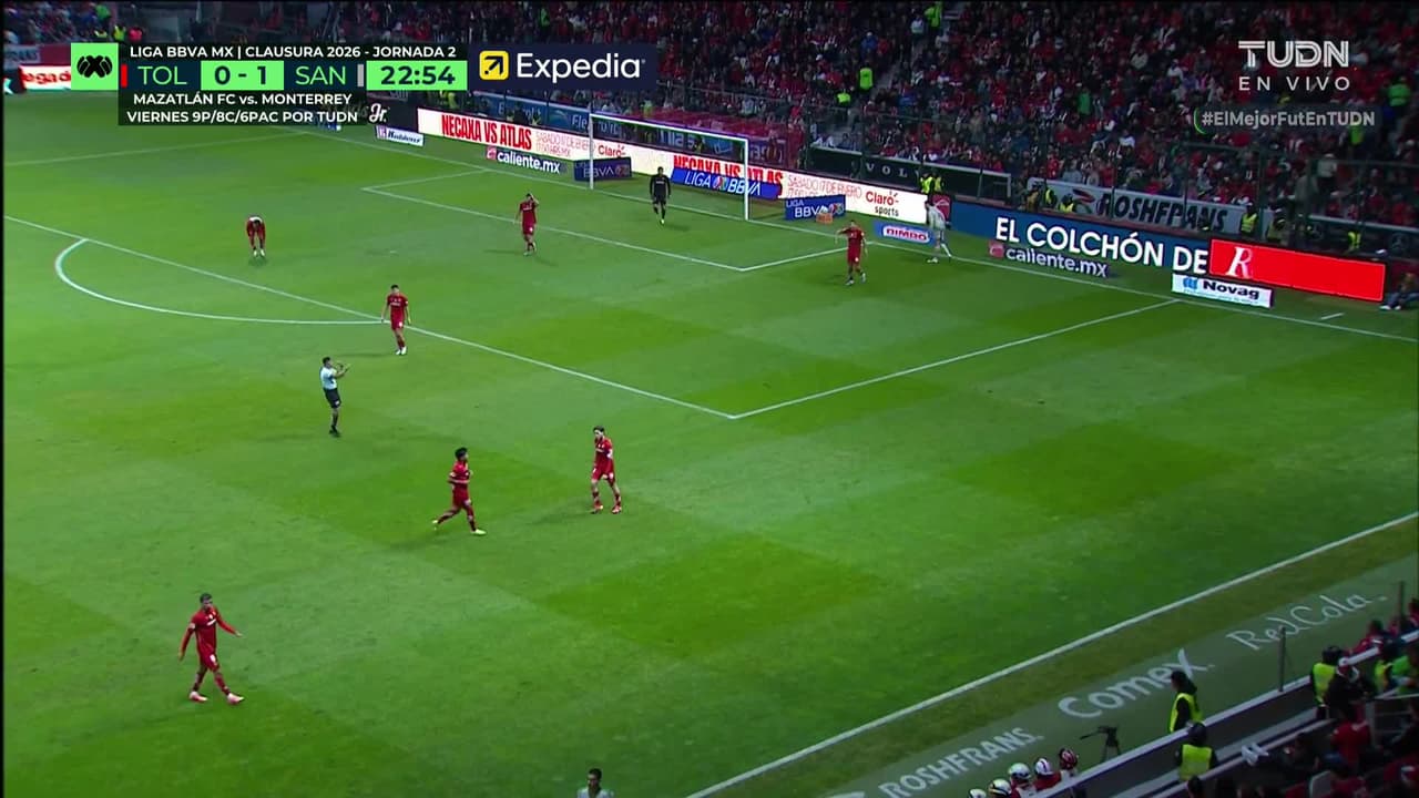 ¡TIRO ATAJADO! disparo por Lucas Di Yorio.