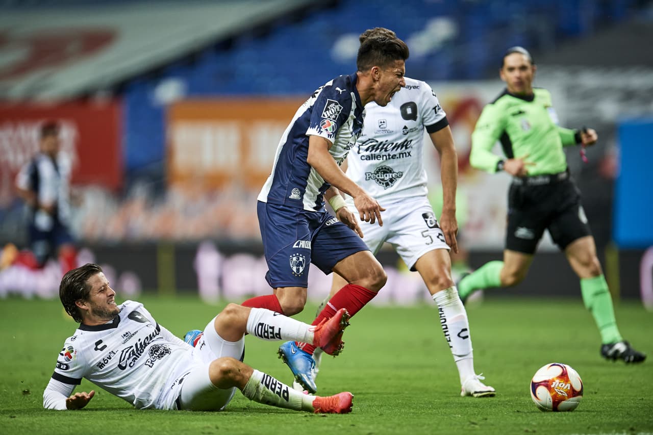 Funes Mori (16’, 21’) abrió el marcador y luego creció la diferencia desde los once pasos. Sepúlveda (27’) descontó. Janssen (35’) dejó a los Rayados en desventaja numérica. En sus siguientes compromisos, Monterrey recibirá al León, en partido pendiente de la J3, mientras Querétaro recibirá al San Luis.
