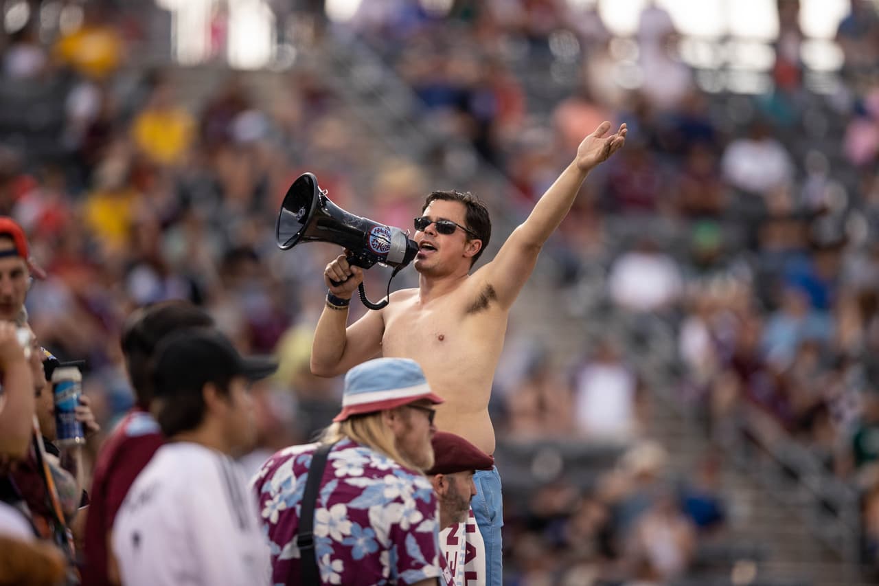 El sábado la acción inicial se trasladó a Commerce City, donde Colorado Rapids y LA Galaxy igualaron 1-1.
<br>
