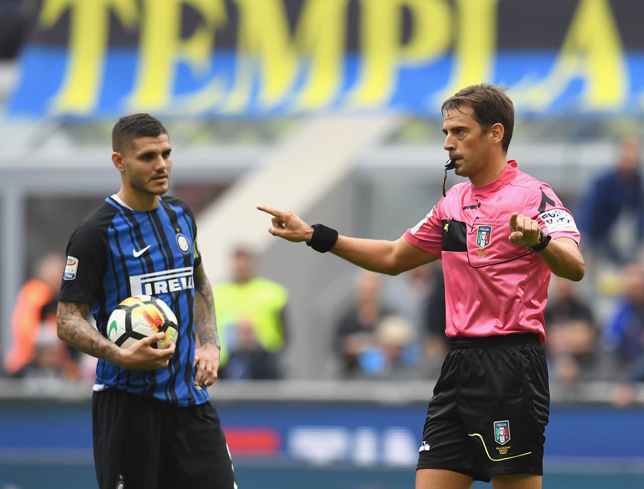 Con balón en manos de Icardi, se tomó la decisión final apoyados por la tecnología.