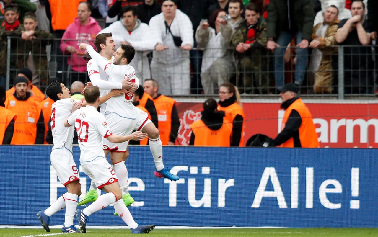 La apertura del marcador, por el propio Stefan Bell (Mainz), llegó aól minuto 3. Gol que tomó por sopresa a los locales y del que no pudieron reaccionar. Para el defensor visitante este fue su cuarto gol de la temporada.