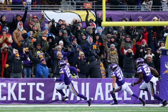 Adam Thielen también regresó un bloqueo de patada de despeje hasta las diagonales.