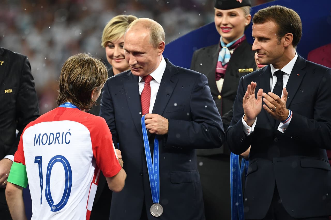 El gobernante ruso felicitó al 'crack' croata, el Mejor Jugador de la Copa del Mundo, por su soberbia actuación en la justa de su país.