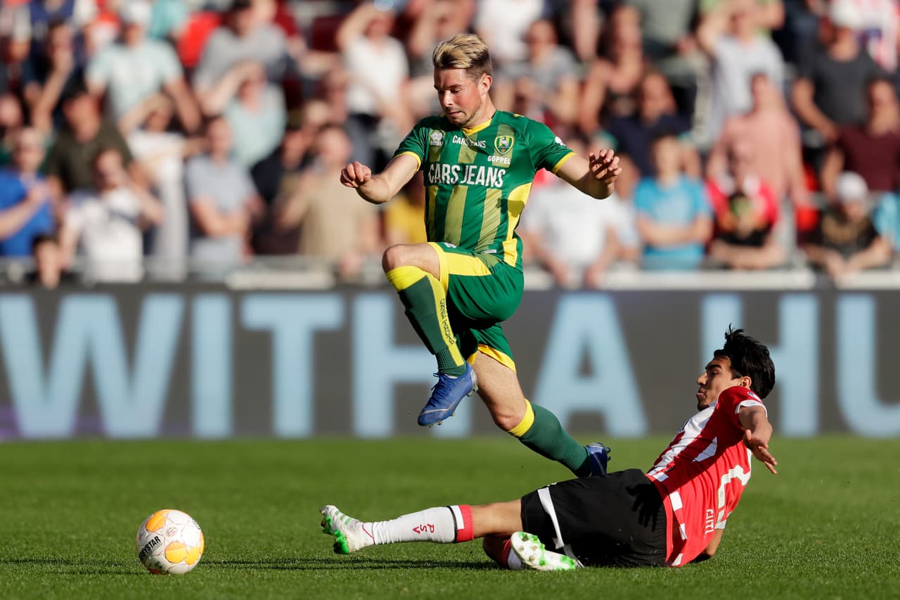 Con un Cielito Lindo, la afición del PSV exige más minutos para Erick Gutiérrez