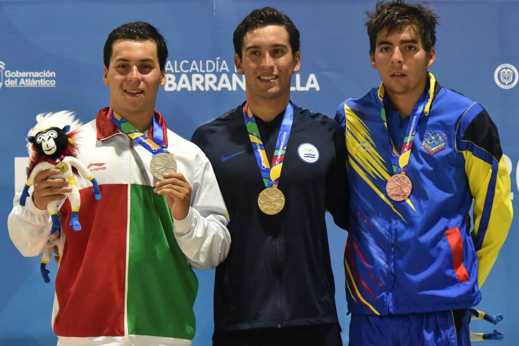 Fue justamente ante el mexicano Ricardo Vargas, a quien venció en los 400 metros, con quien Acosta perdió la final de los mil 500 metros, hecho que lo convenció de que la vida siempre ofrece revanchas.