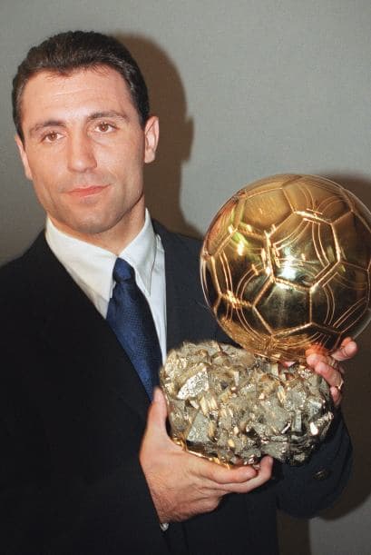 La lista del Barcelona la completan el búlgaro Hristo Stoichkov quien lo ganó en 1994, los brasileños Rivaldo y Ronaldinho quienes levantaron el trofeo en 1999 y 2005 respectivamente.