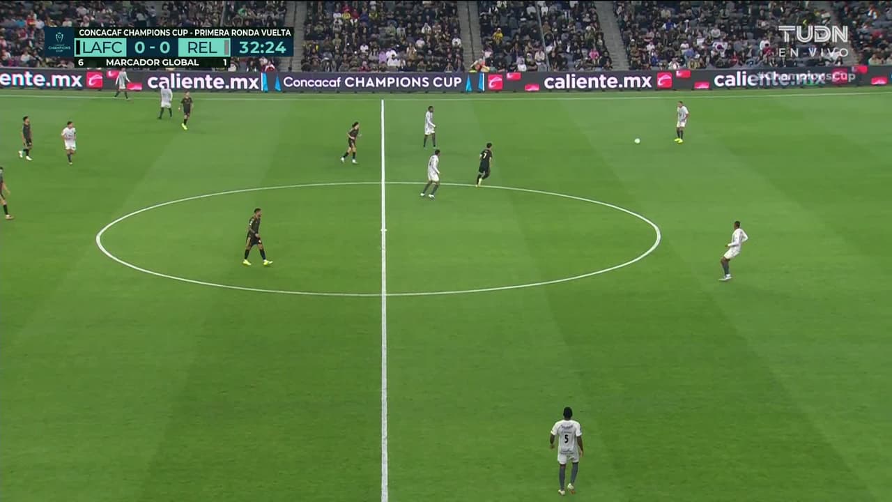 ¡TIRO ATAJADO! disparo por Darixon Vuelto.