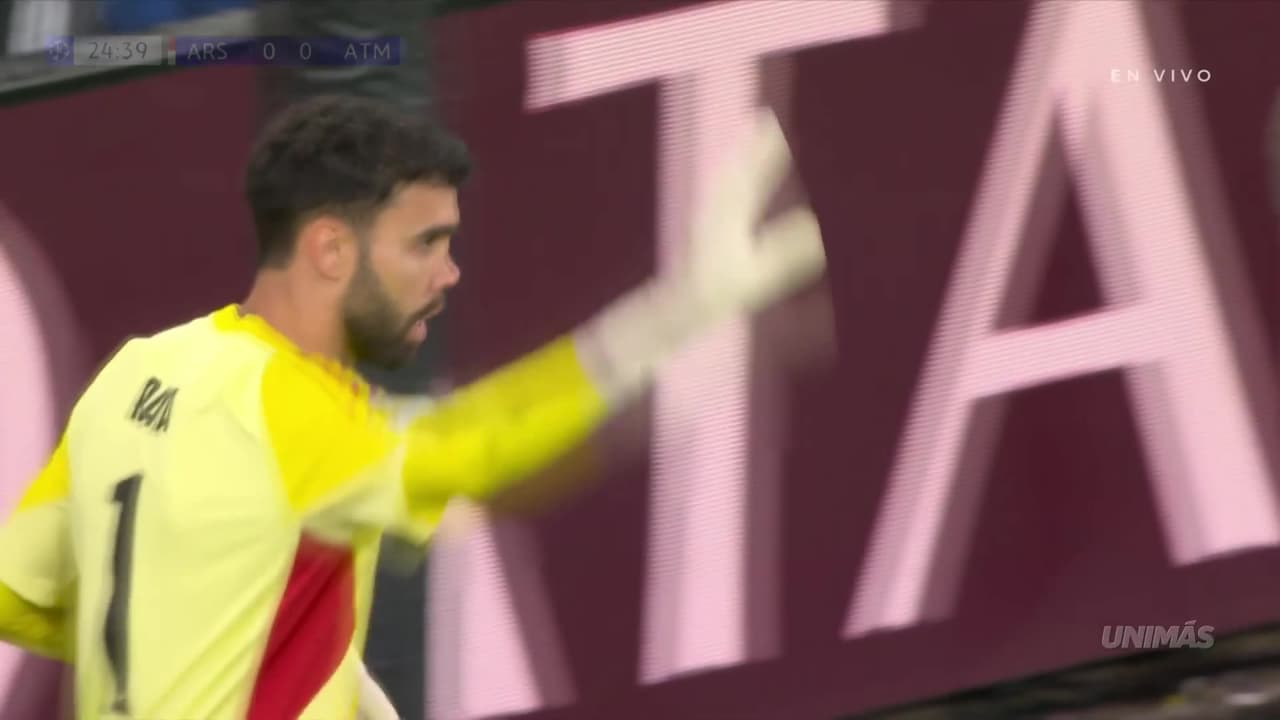 ¡Casi el oso del torneo! Raya le dio un regalo al Atlético pero Julián no pudo concretar