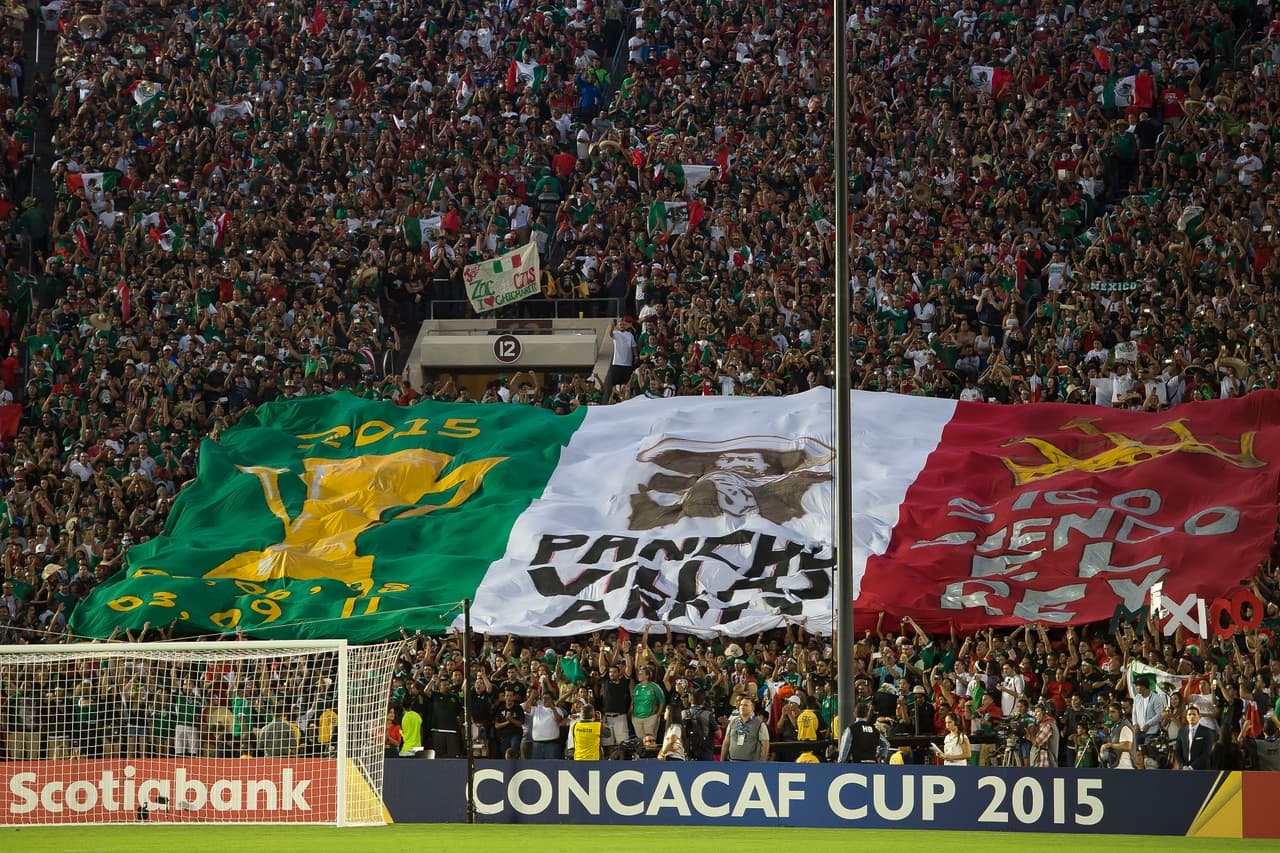 Las aficiones de México y Estados Unidos colmaron el Rose Bowl de Pasadena y armaron una gran fiesta.