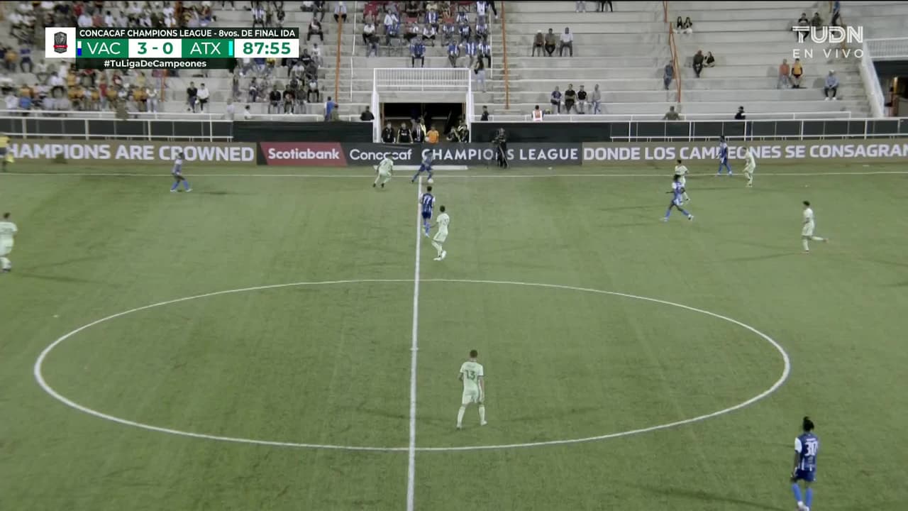 ¡TIRO ATAJADO! disparo por Stevenson Guillaume.