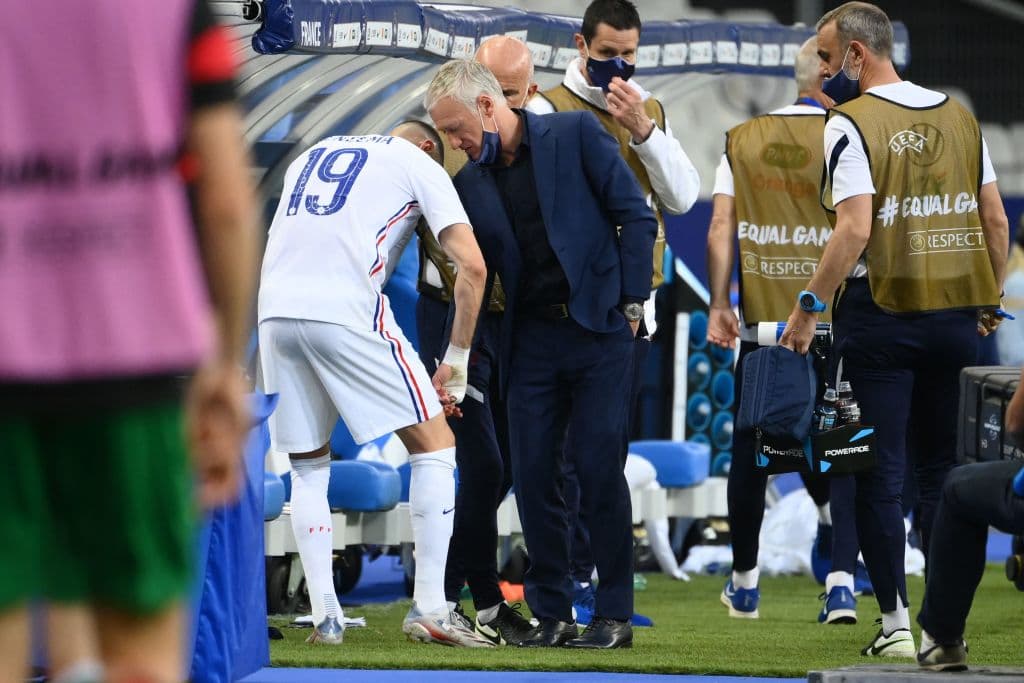 Karim Benzema sale de cambio por lesión en amistoso