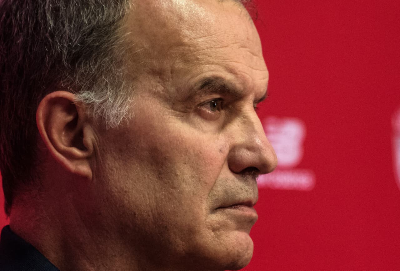 Seis meses después, llegó el último capítulo –hasta el momento– en la carrera de Bielsa cuando se confirmó su llegada el Lille de Francia a partir de julio de 2017. Un equipo de media tabla al cual el 'Loco' pretendía potenciar.