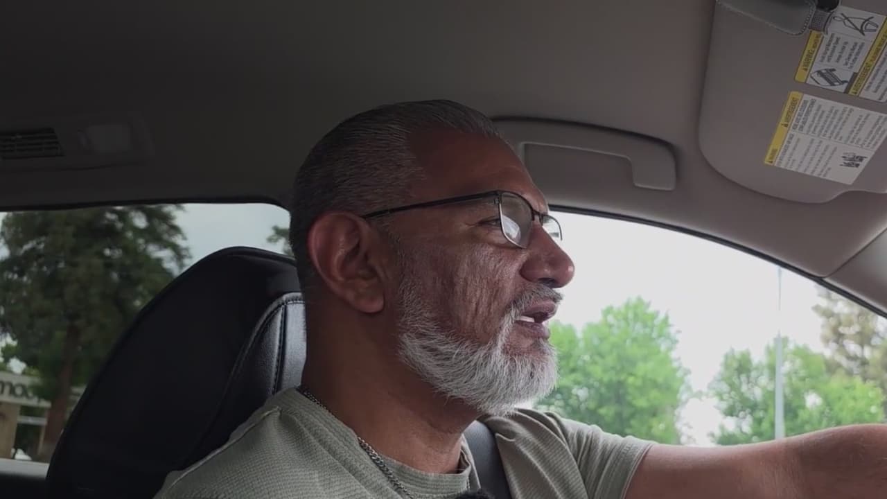 Caos en Uber en Fresno: extraño irrumpe y desata pelea dentro del vehículo