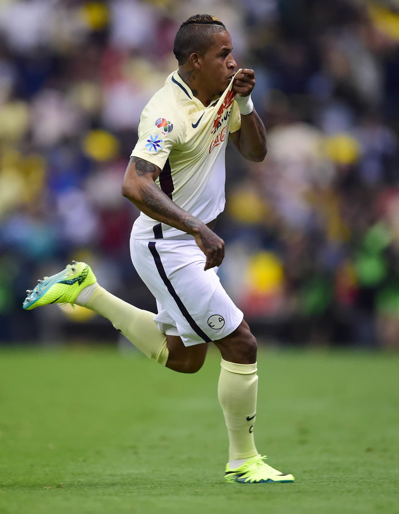 Sin embargo, el ecuatoriano Michael Arroyo rompió el sufrimiento de las 'Águilas' y a falta de 11 minutos del final anotó el tanto para América.