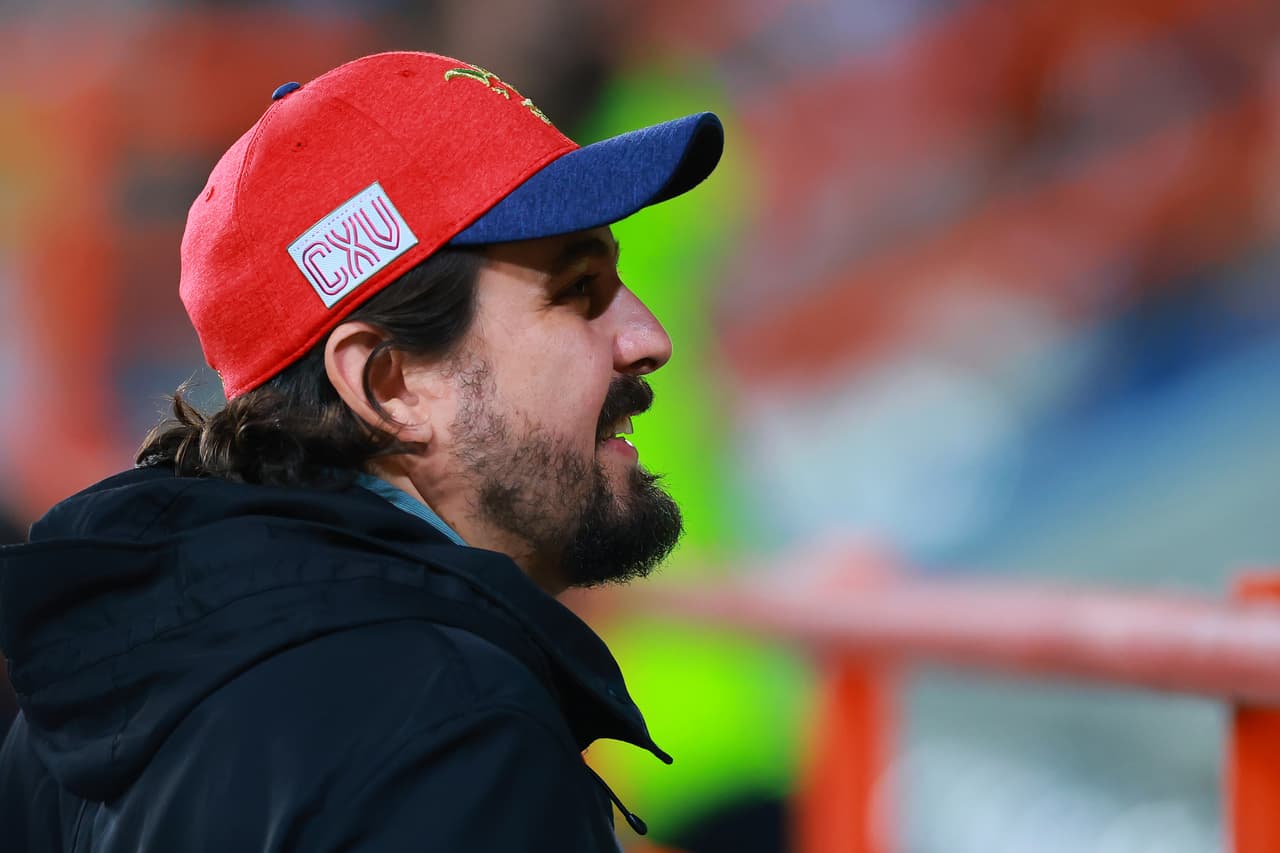 PACHUCA, MEXICO - MAY 20: Amaury Vergara, President of Chivas looks on during the final first leg match between Pachuca and Chivas as part of the Torneo Grita Mexico C22 Liga MX Femenil at Hidalgo Stadium on May 20, 2022 in Pachuca, Mexico. (Photo by Hector Vivas/Getty Images)