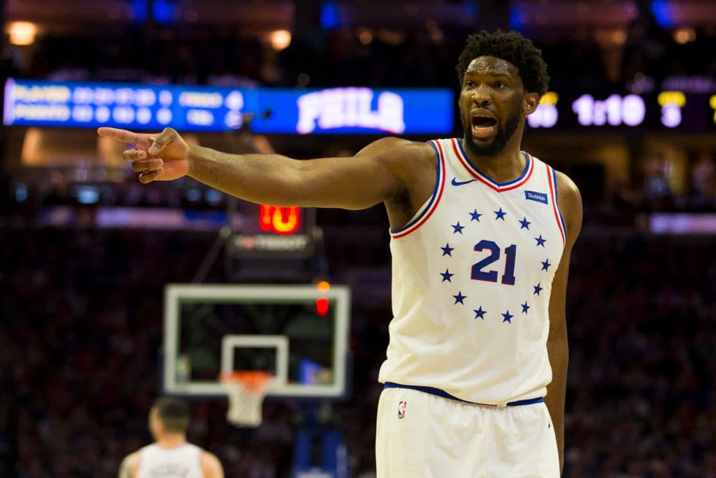 <b>Joel Embiid (Philadelphia 76ers)</b> poste estelar de los Sixers se lleva su segundo nombramiento al equipo defensivo, está en el segundo equipo.