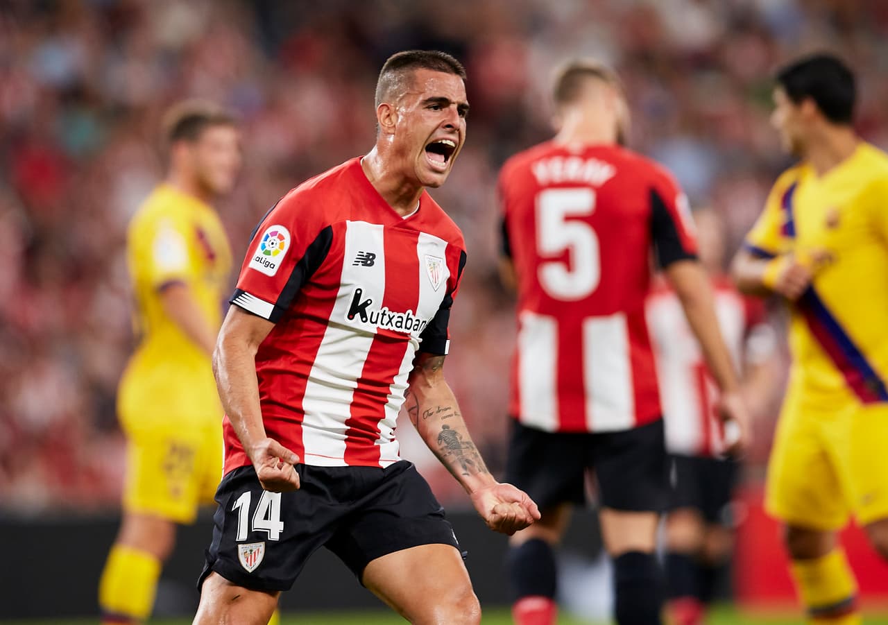 Dani García brindó un buen partido ejerciendo presión en todas las zonas del campo. El rostro refleja el esfuerzo realizado por el conjunto local.