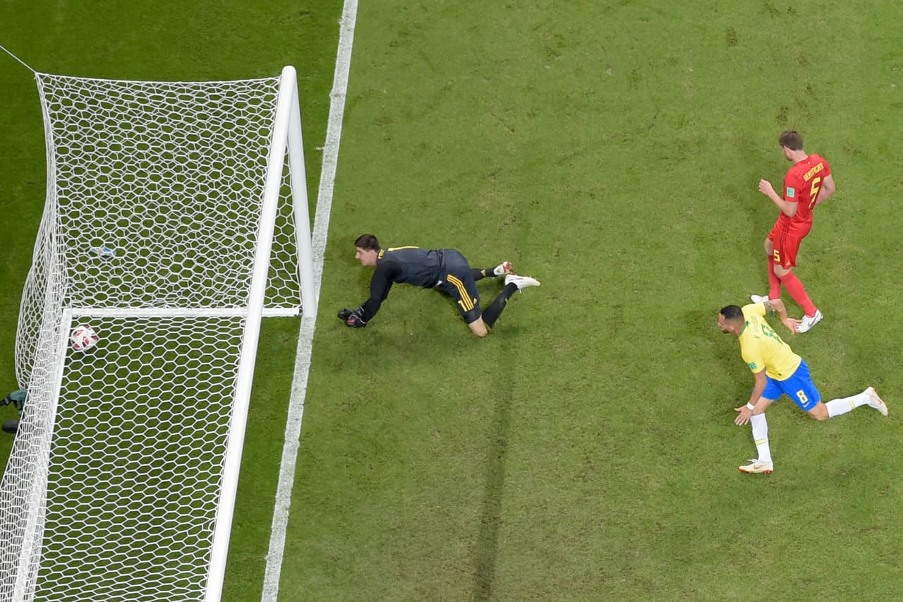 151.- Renato Augusto (Brasil) al minuto 76. Brasil 1-2 Bélgica. Cuartos de Final.