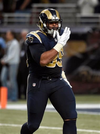 Donald tuvo nueve tackleadas y dos capturas en el juego que los Rams ganaron 34-31 a los Seahawks en tiempo extra.