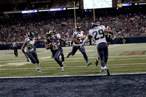 Austin tuvo un regreso de patada de 75 yardas para TD y otra anotación de 16 yardas por tierra en el juego que STL ganó 34-31 a SEA en tiempo extra. Es el quinto jugador en los últimos 20 años en tener un regreso de patada para TD y otro por carrera en el mismo juego.