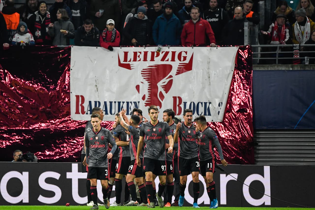 RB Leipzig empata 2-2 con el Benfica; para los visitantes marcaron Pizzi y Vinícius, Forsberg hizo doblete al final del partido para rescatar el empate.