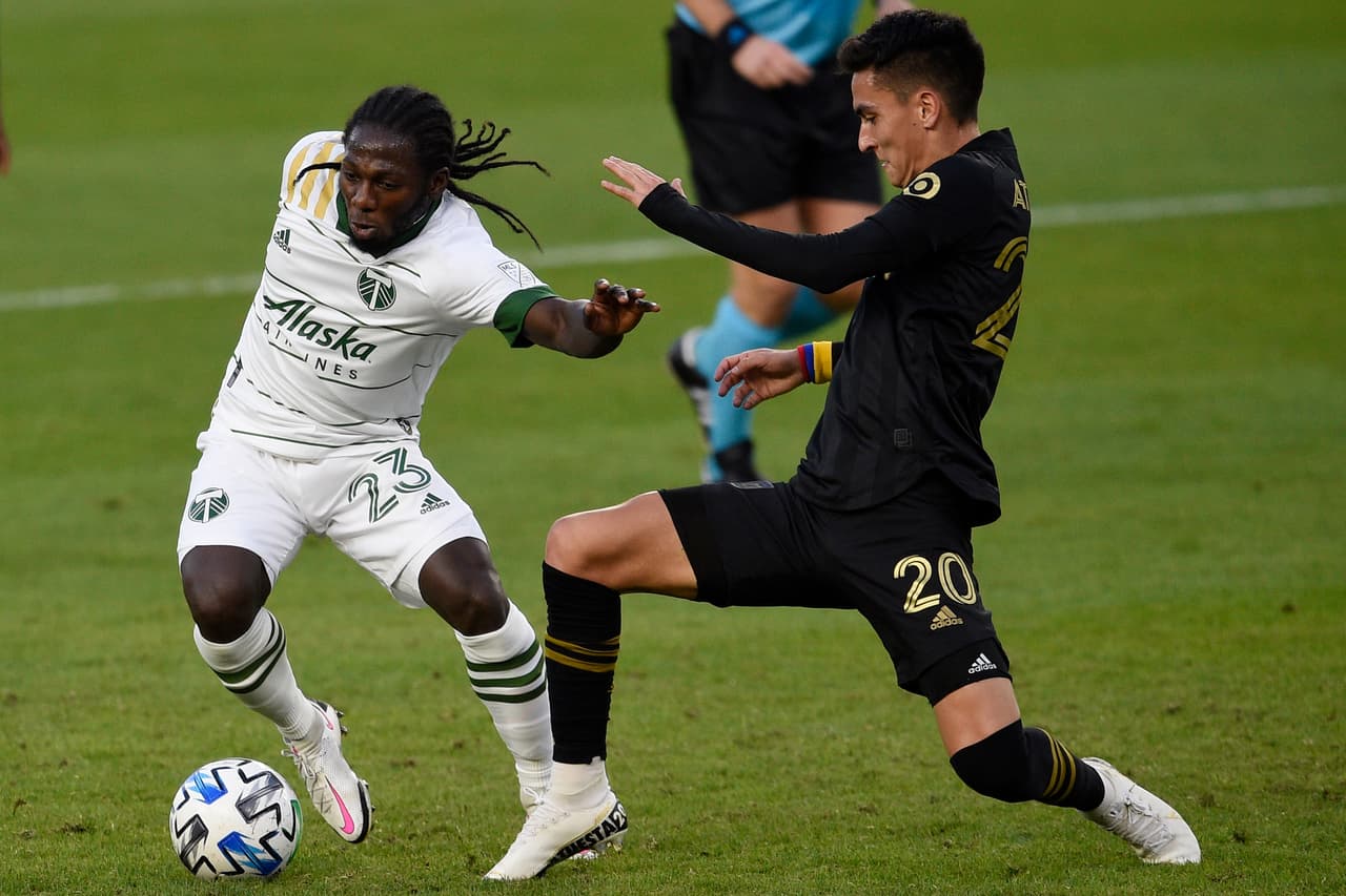 Carlitos Vela regresa al gol y el LAFC empata en casa frente a los Portland Timbers.