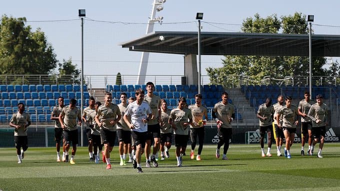 Real Madrid entrena con Carvajal en recuperación