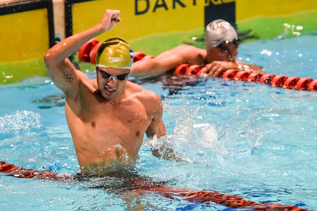 "Quiero pedir disculpas a mi país porque no pude hacer mi mejor papel en mil 500 m (el domingo), sé que esperaban una mejor participación, pero no se pudo. Sin embargo, ahora ganamos", declaró Acosta.