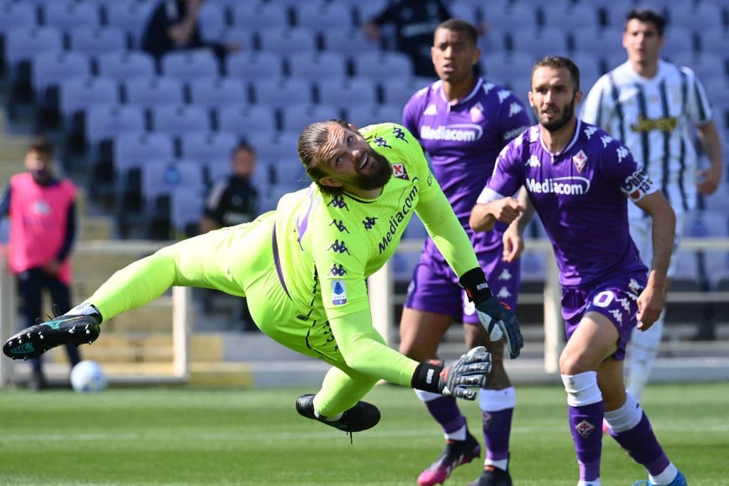 Juventus empata 1-1 con la Fiorentina en la Jornada 33 de la Serie A. Dusan Vlahovic, de penal, puso arriba a los locales, pero al minuto 46, Alvaro Morata se encargó de empatar el partido y llevarse un punto a casa, poniendo en peligro su participación en la Champions League.