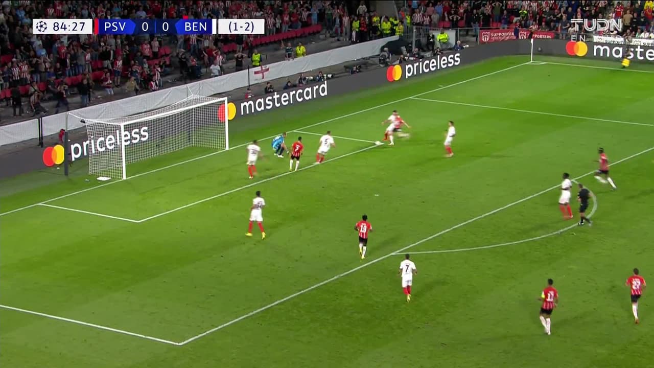 ¡TIRO ATAJADO! disparo por Yorbe Vertessen.