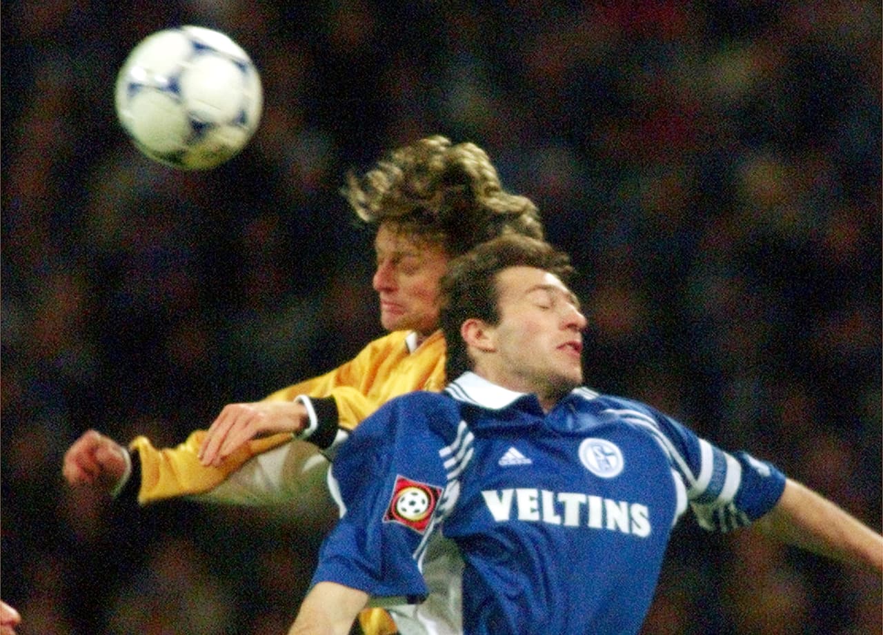 El Derbi de la región del Ruhr nace por la rivalidad entre estos clubes grandes del futbol alemán debido a su cercanía geográfica.